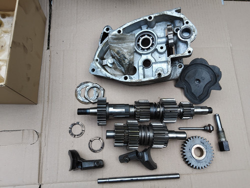 Triumph t120 tr6 - 6t, =